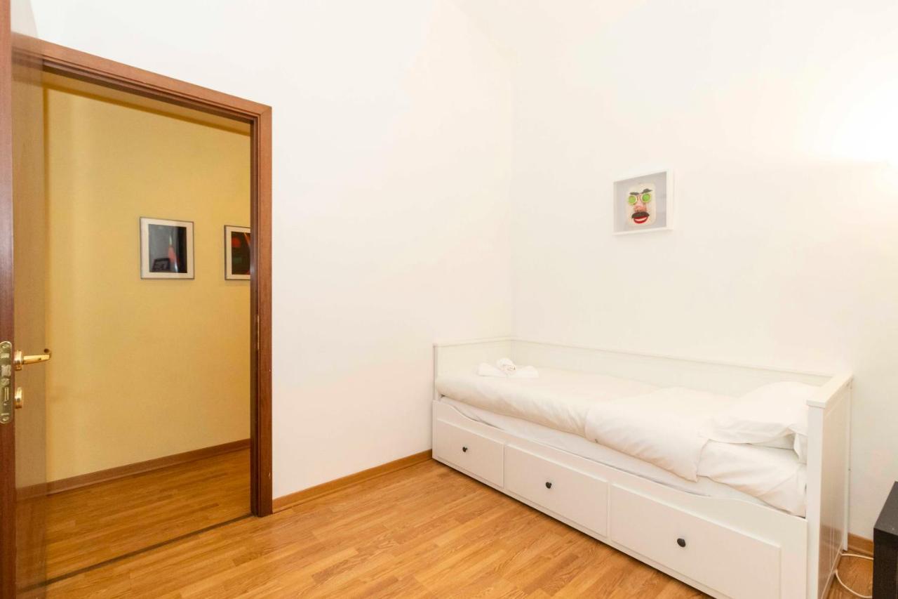 Porta Nuova & San Salvario Roomy Flat Турин Экстерьер фото