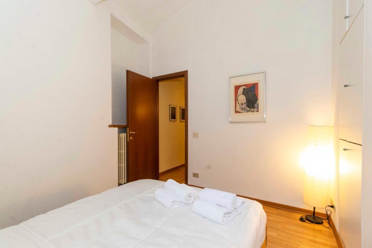 Porta Nuova & San Salvario Roomy Flat Турин Экстерьер фото